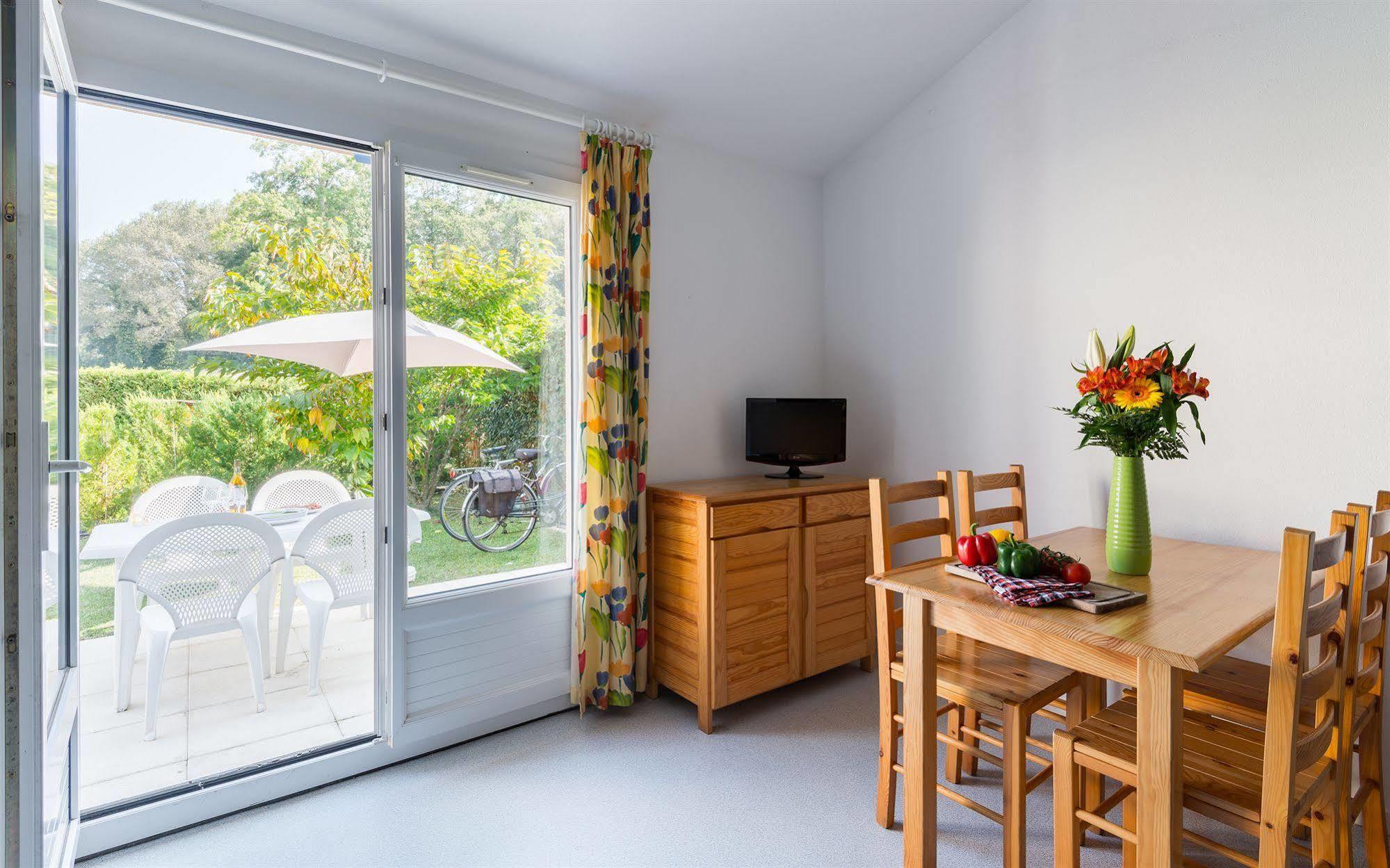 Lagrange Classic Le Clos Des Chenes Hotel Ле Мат Екстериор снимка