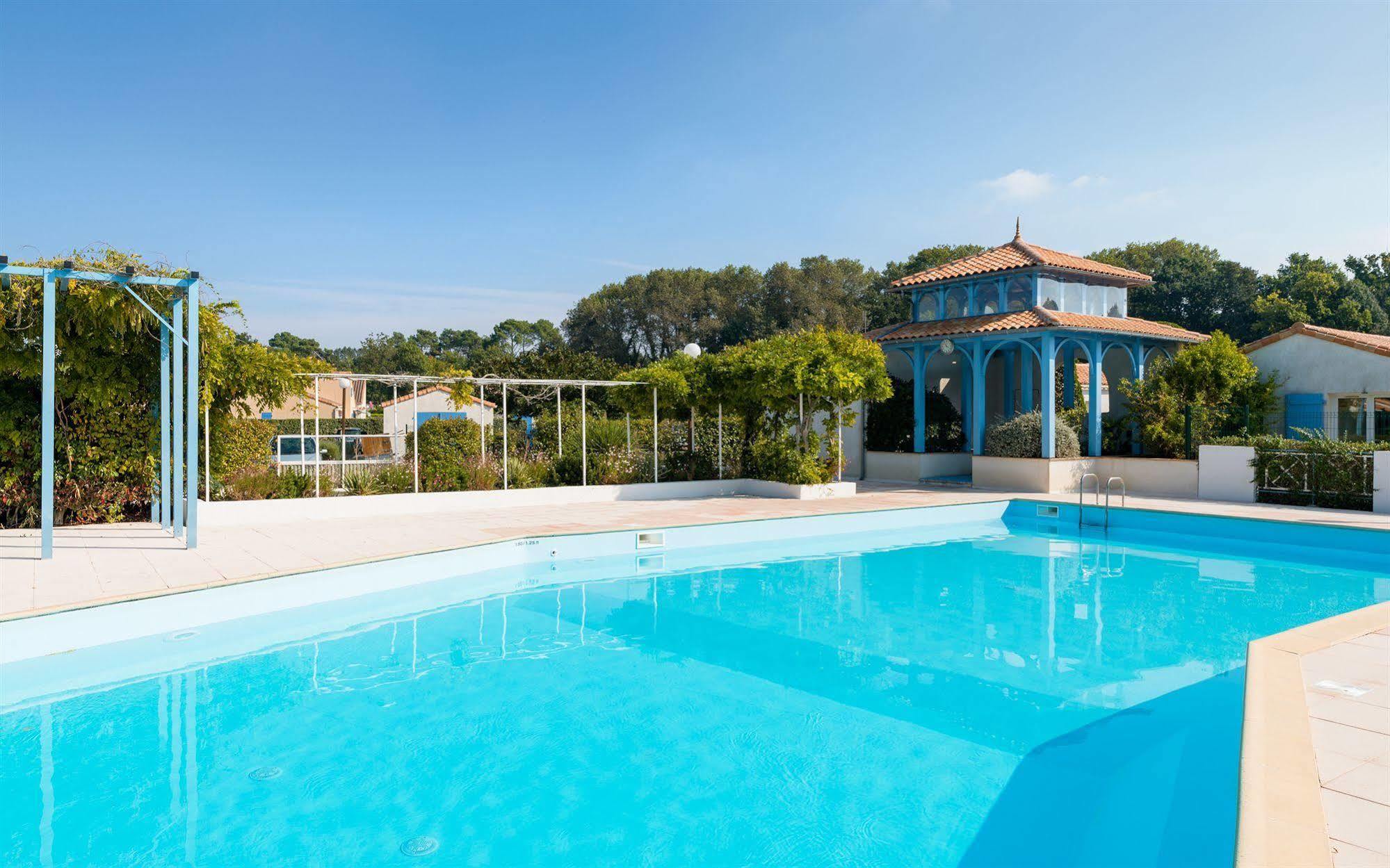 Lagrange Classic Le Clos Des Chenes Hotel Ле Мат Екстериор снимка
